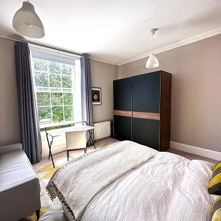 Super Luxury Flat Overlooking Uni Whiteladies Road 3-mins Bbc 2-mins Royal Infirmary 7-mins Clifton Village 5mins Walking