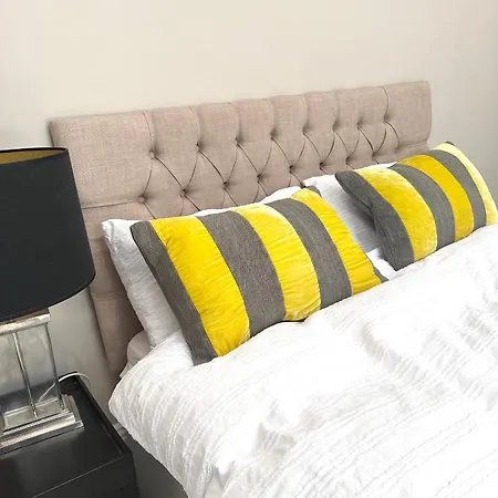 Super Luxury Flat Overlooking Uni Whiteladies Road 3-mins Bbc 2-mins Royal Infirmary 7-mins Clifton Village 5mins Walking Apartman *