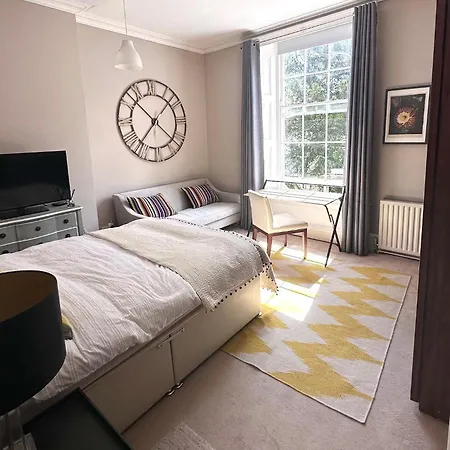 Super Luxury Flat Overlooking Uni Whiteladies Road 3-mins Bbc 2-mins Royal Infirmary 7-mins Clifton Village 5mins Walking *