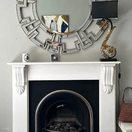 Apartman Super Luxury Flat Overlooking Uni Whiteladies Road 3-mins Bbc 2-mins Royal Infirmary 7-mins Clifton Village 5mins Walking *