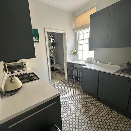 Super Luxury Flat Overlooking Uni Whiteladies Road 3-mins Bbc 2-mins Royal Infirmary 7-mins Clifton Village 5mins Walking Apartman