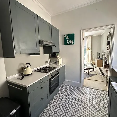 Apartman Super Luxury Flat Overlooking Uni Whiteladies Road 3-mins Bbc 2-mins Royal Infirmary 7-mins Clifton Village 5mins Walking *